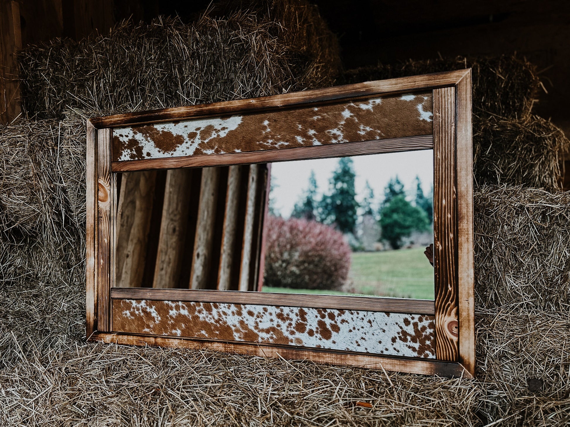 Short stack cowhide mirror / NOT FULL LENGTH