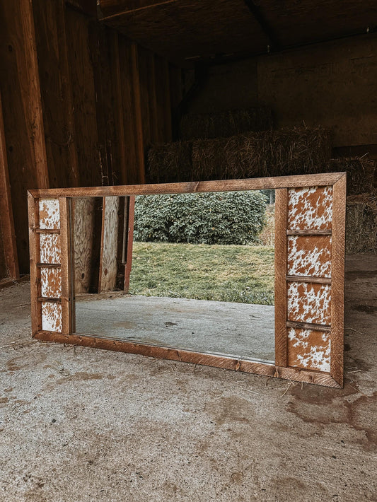 Buckle display mirror